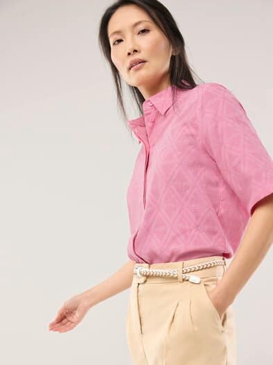 Hemdbluse aus Viskose Jacquard Nelke