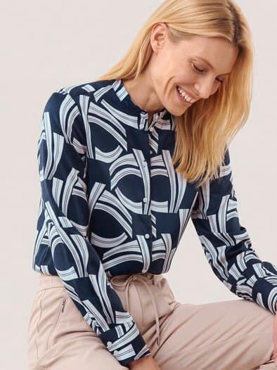 Bluse mit Stehkragen Baumwollsatin Druck Blau