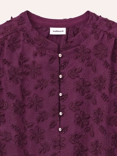 Bluse mit Blütenstickerei Cassis