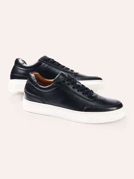 Classic-Tennis Sneaker Schwarz
