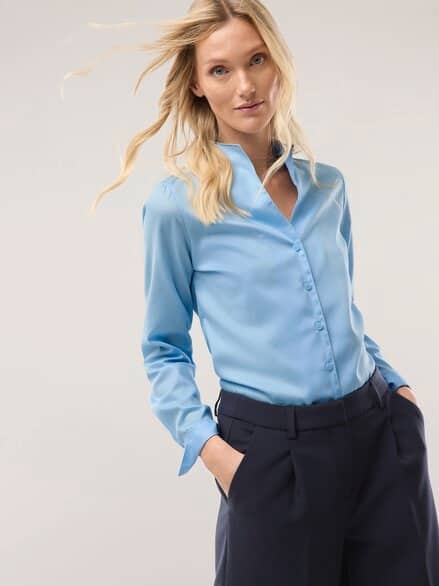 Extraglatt-Bluse Kelchkragen Skyblue Extraglatt-Bluse Kelchkragen Skyblue