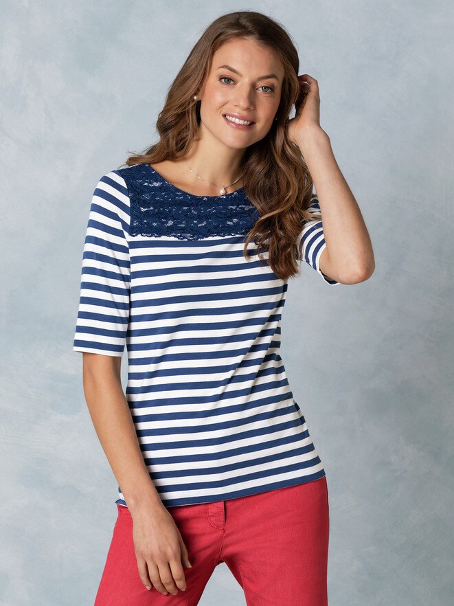 Ringelshirt mit Spitze Ringelshirt mit Spitze