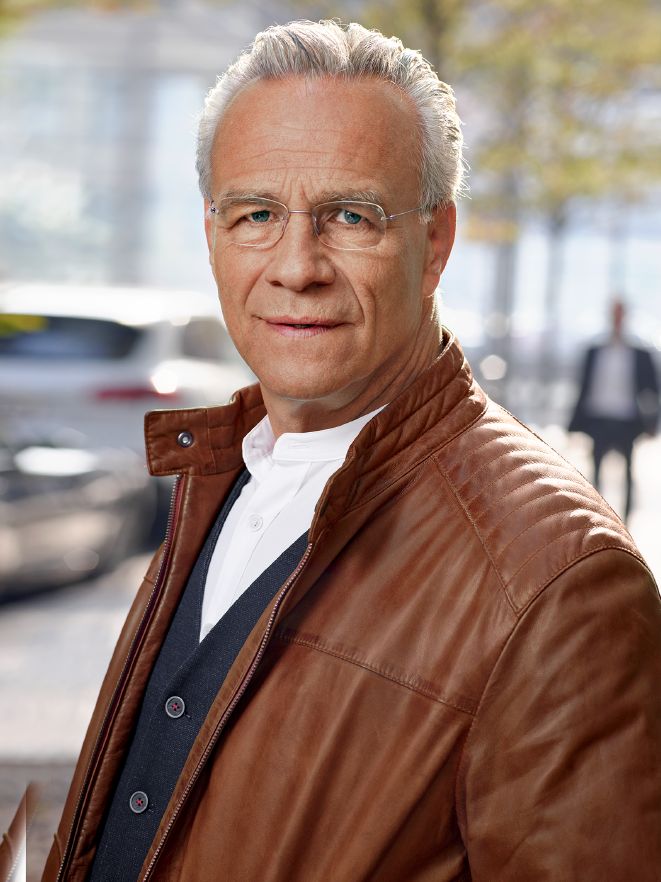 BESONDERS STILVOLL BESONDERS STILVOLL