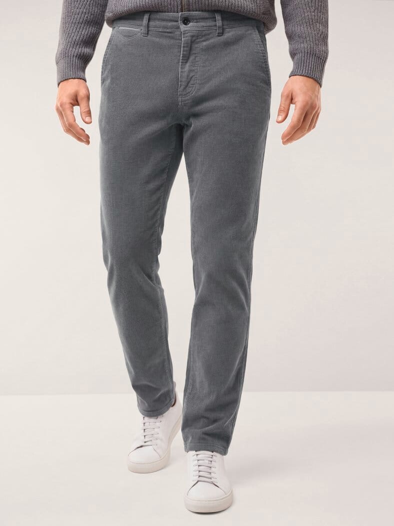 Cordhose aus weicher Baumwolle Grau