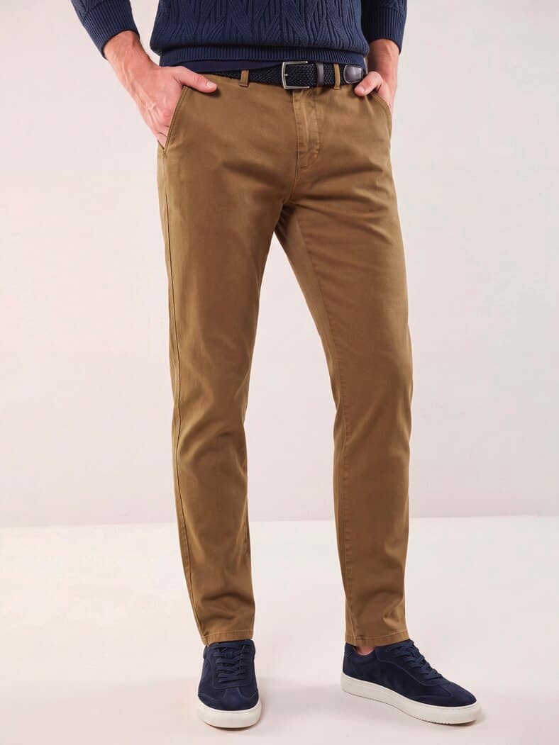Chino inklusive Gürtel Cognac