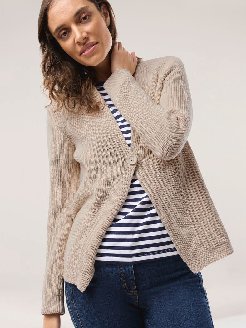 Strickjacke in Patentstrick Creme