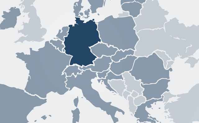 Karte von Europa mit Deutschland in dunklem Blau hervorgehoben, umliegende Länder in verschiedenen Grautönen dargestellt.