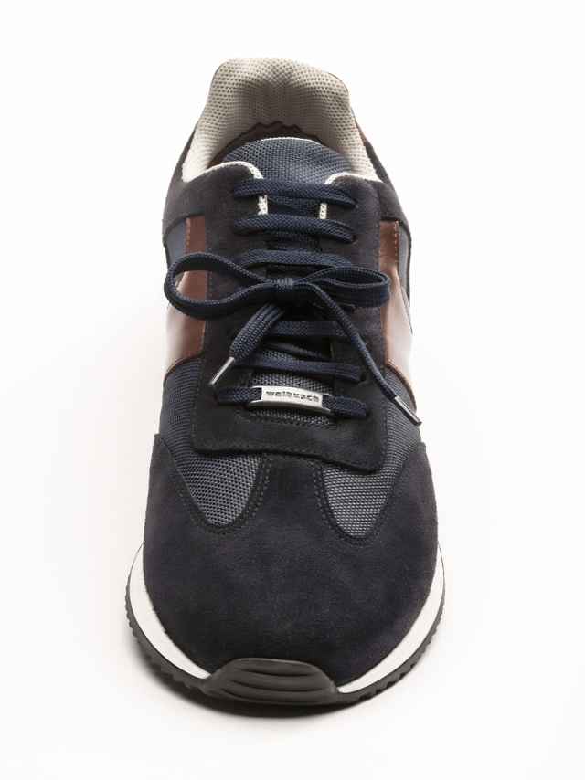 Aufnahme einer Mittel Schleife an einem Walbusch Schuh.